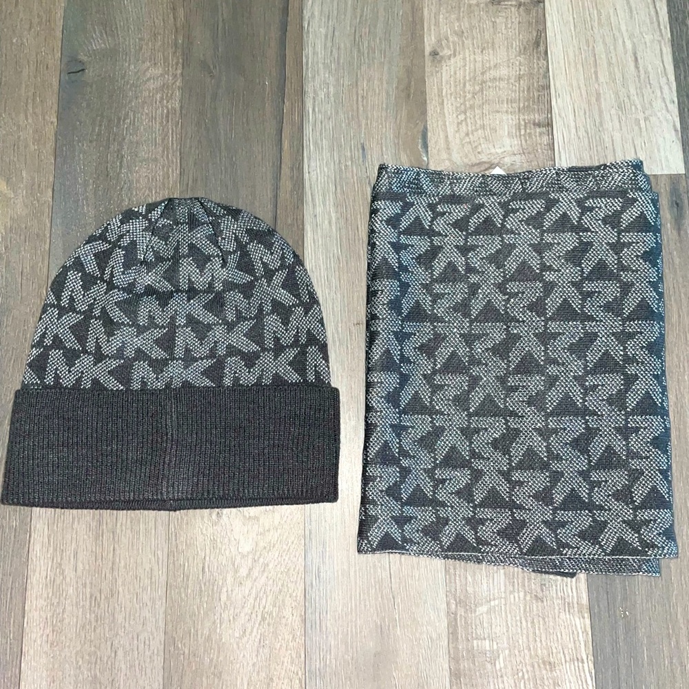 Michael Kors matching hat & scarf